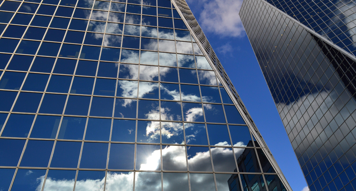 Hybrid windows on a skyscaper